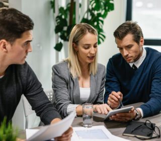 Biuro księgowe dla małej spółki – sprawdź, jak wybrać księgowość dopasowaną do potrzeb firm z sektora MŚP i zoptymalizować koszty.