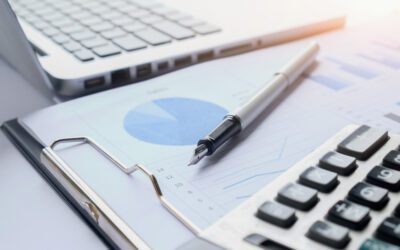 Sprawdź, jak działa podatek dochodowy w Polsce, jakie są obowiązujące stawki CIT i PIT oraz kto i kiedy ma obowiązek zapłaty podatku.