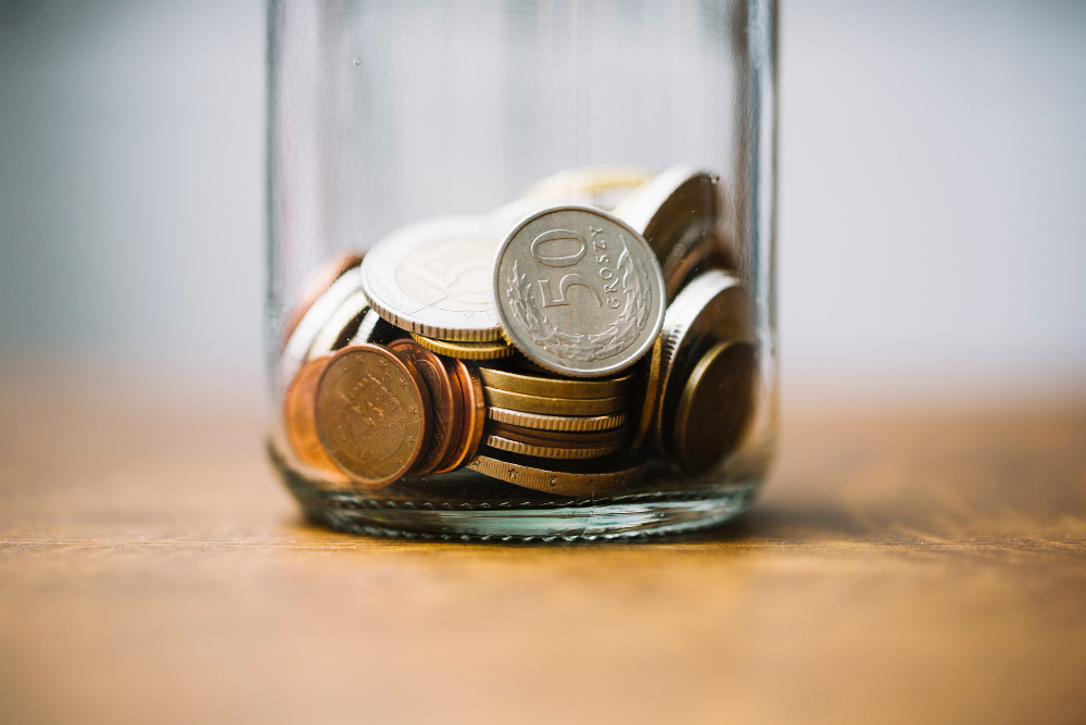 Zaliczka na poczet dywidendy nie jest dostępna od razu i ma twarde limity kwotowe. Sprawdź warunki z art. 194-195 KSH, zanim zaplanujesz wypłatę w trakcie roku.